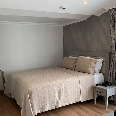 Regency World מלון 3*