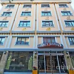 Regency World Hotell 3*