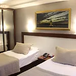 Hotell Regency World