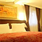 Regency World Hotell 3*